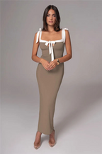 Maxi jurk voor dames met strikdetail - elegante zomeroutfit voor speciale gelegenheden