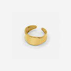 Vrouwen cuff ring met verfijnd gouden ontwerp - eigentijds lichtgewicht accessoire voor dames