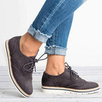 Dames derby schoenen - gezellige suede veterschoenen met brogue details - smart casual stijl