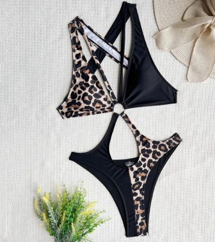 Zwart badpak met luipaardprint en uitsparingen - Bakkermode.nl
