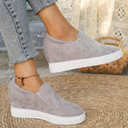 Slip-on suede sneakers - casual dames sneakers met wedge zool