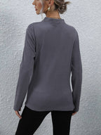 Chic grijze gedrapeerde top - casual dames blouse met lange mouwen