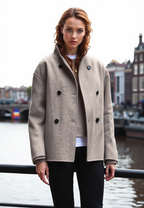 Dubbelbreasted dames jas - beige korte wollen jas met opstaande kraag en knoopsluiting