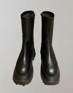 Zwarte kniehoogte laarzen - stijlvolle damesfootwear met chunky zool - Bakkermode.nl