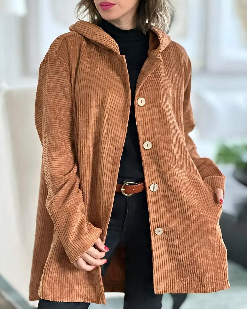 Gezellige corduroy capuchonjack - oversized damesjas met knopen
