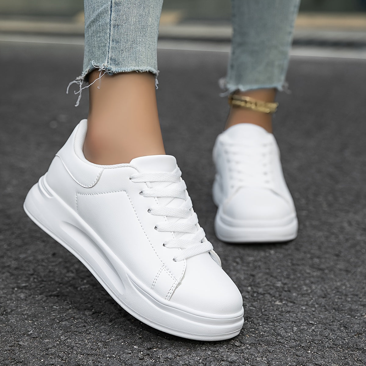 Dames leren sneakers - stijlvolle witte lage trainers - Bakkermode.nl