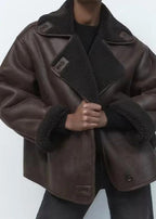 Damesjas van imitatieleer - stijlvol in bruin - Bakkermode.nl