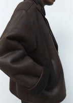 Damesjas van imitatieleer - stijlvol in bruin - Bakkermode.nl