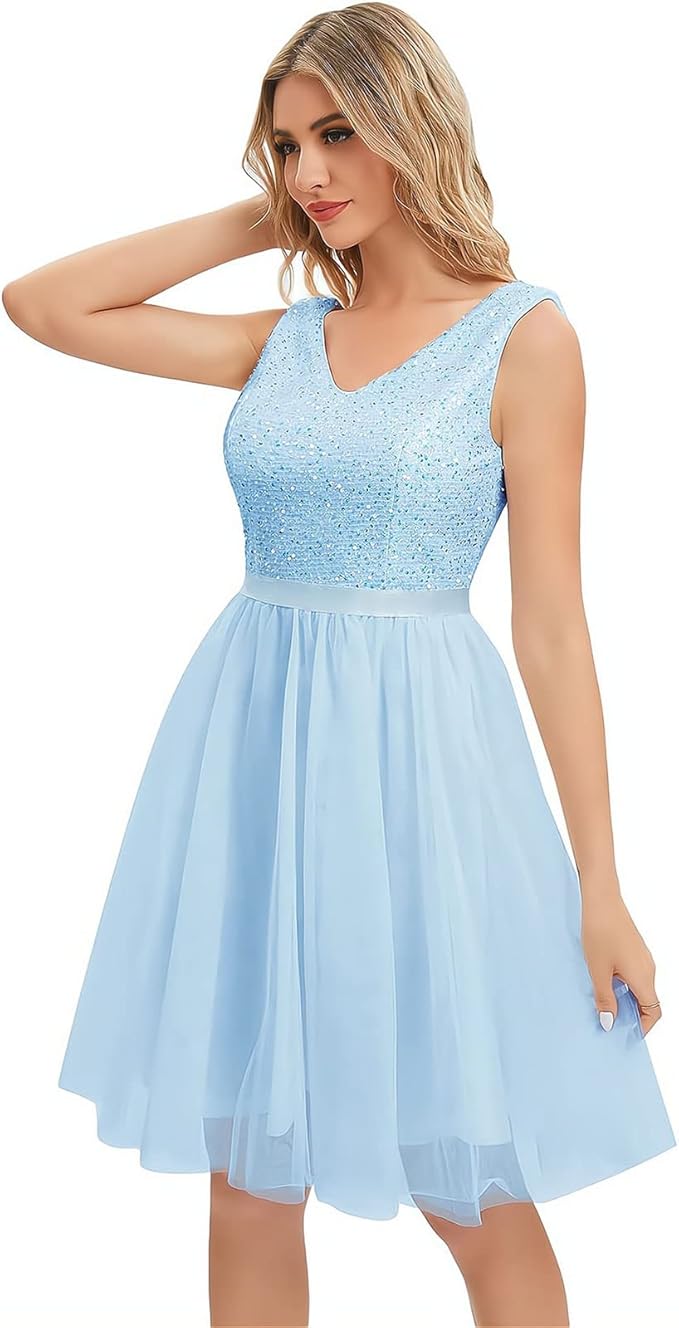 Lichtblauwe kanten jurk met tule rok - Bakkermode.nl