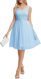 Lichtblauwe kanten jurk met tule rok - Bakkermode.nl