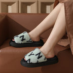 Trendy pantoffels - dames huis slippers met letters patroon en faux fur - Bakkermode.nl