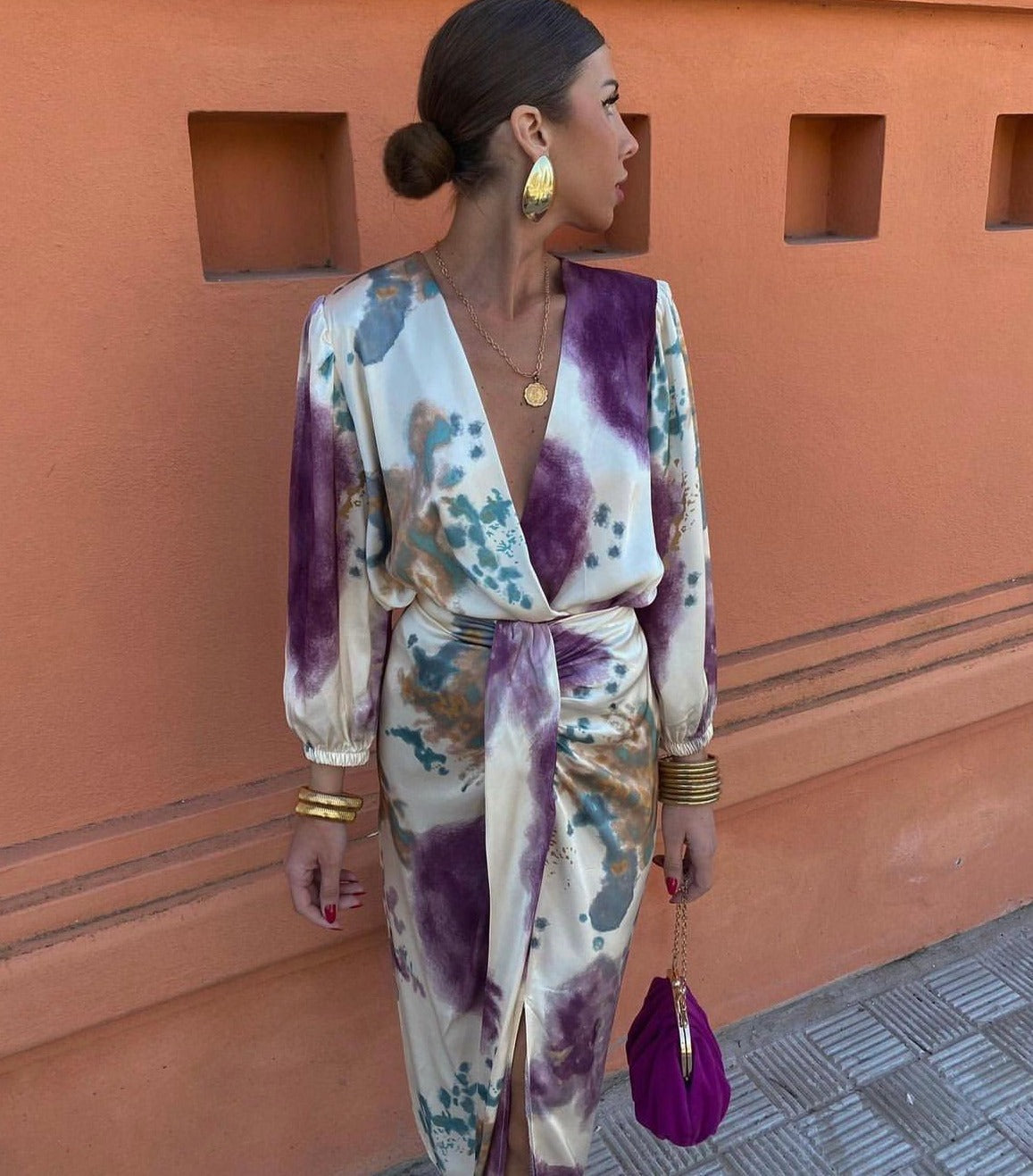 Vrouwen wikkeljurk met kleurrijke print - v-hals jurk voor een trendy look