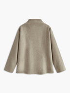Oversized button-down jas dames - korte beige jas met moderne pasvorm - Bakkermode.nl
