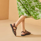 Bruine leren sandalen met gespen - Bakkermode.nl