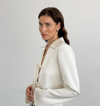 Dames satijnen blouse met strikdetail - elegante witte blouse voor vrouwen