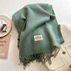 Luxe wollen sjaal - zachte dames wrap met franjes - Bakkermode.nl