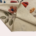 Bloemen geborduurd sweatshirt - trendy dames pullover met bijen en bloemen