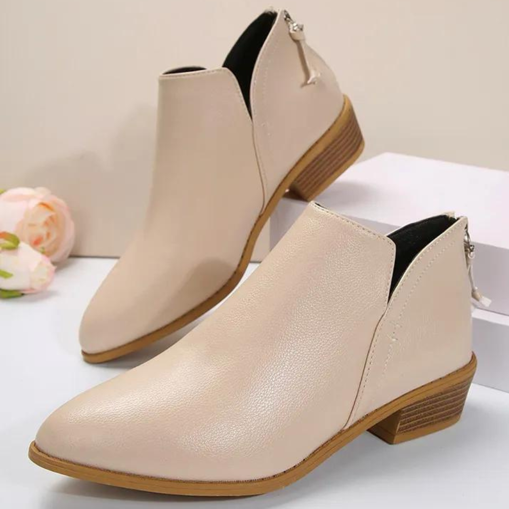 Gezellige enkellaarsjes - stijlvolle dames zilveren puntige booties