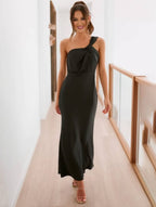 Satin maxi jurk - unieke een-schouder avondgown voor dames