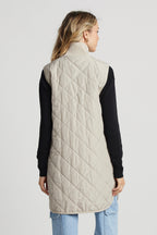 Mouwloos gewatteerd vest - birch damesvest met zijritsdetails