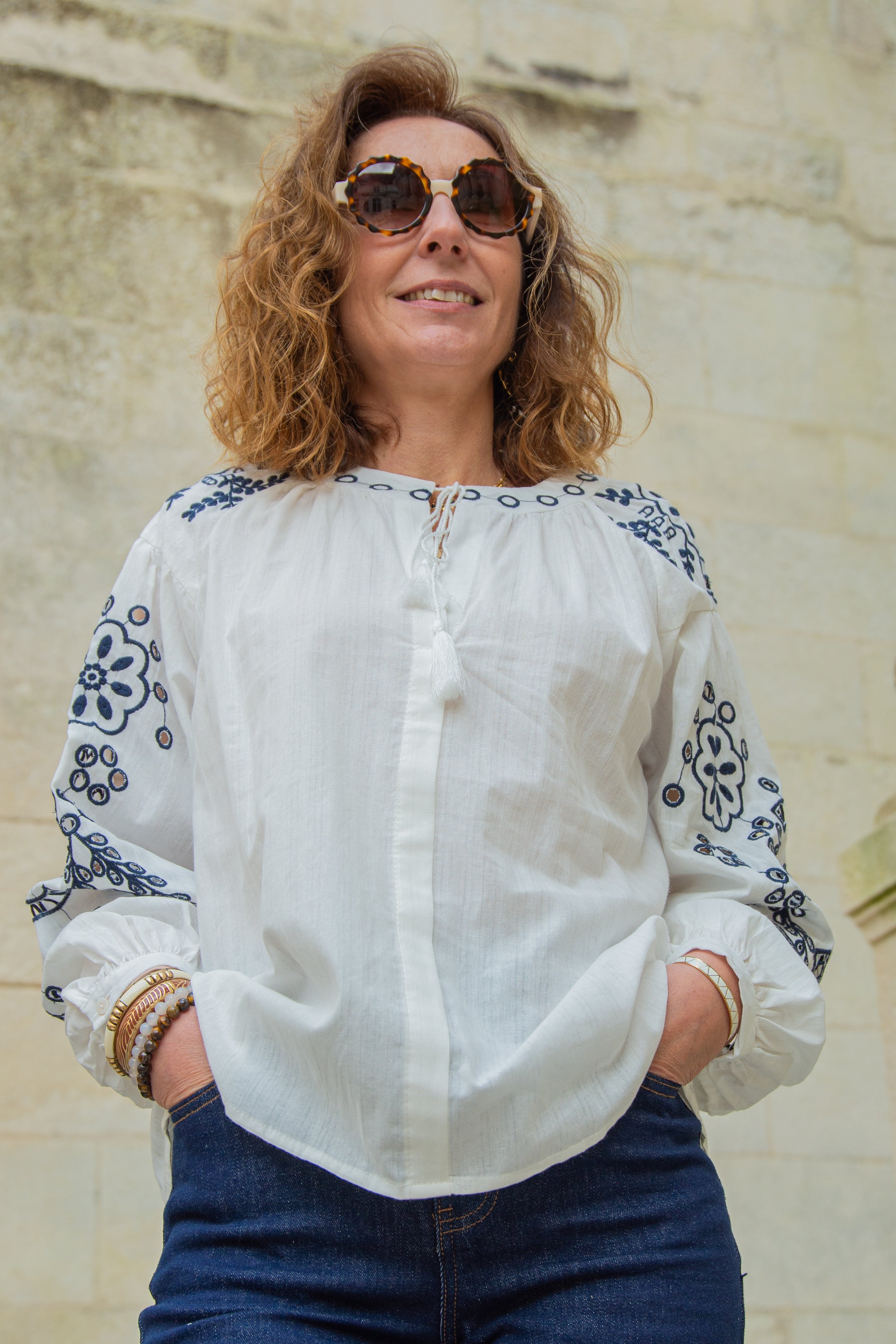 Dames geborduurde blouse in elegant wit met maritieme details - stijlvolle en gezellige casual top