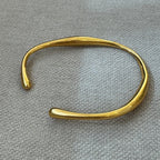 Dames gouden armband - een verfijnde accessoire voor een avondje uit