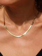 Gouden herringbone ketting - elegante damesaccessoire