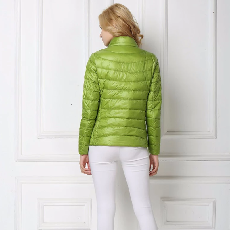 Dames donsjack met rits voor buitenactiviteiten - lichte en stijlvolle puffer in groen