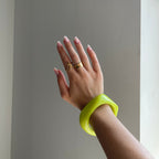 Dames lichtgroene bangle - eigentijdse accessoire voor casual of formele gelegenheden