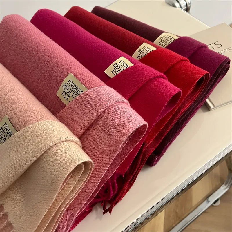 Luxe wollen sjaal - zachte dames wrap met franjes - Bakkermode.nl