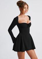 Mini jurk - verfijnde jurk met vierkante halslijn voor dames