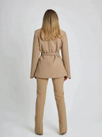 Blazer met riem - elegante damesjas voor smart-casual gelegenheden - Bakkermode.nl