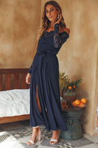 Dames blauwe jumpsuit - off-shoulder kantdesign voor elegante avonden