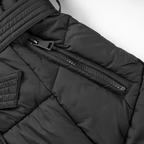 Gevoerde winterjas - stijlvolle zwarte damesjas met een nepbontkap