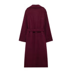 Dames lange trenchcoat in elegant rood - stijlvolle winteroverjas voor gezellige avonden