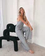 Dames jumpsuit met spaghetti bandjes - relaxte grijze casual outfit met handige zakken
