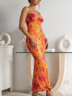 Bodycon jurk met bloemenprint en spaghettibandjes - Bakkermode.nl