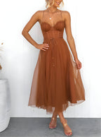 Dames cocktailjurk met elegante tule gelaagd ontwerp - stijlvolle avondmode