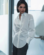 Witte getailleerde blouse met lange mouwen - Bakkermode.nl