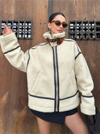 Oversized teddy jas voor dames - warme en knusse beige winterjas met zachte voering - Bakkermode.nl