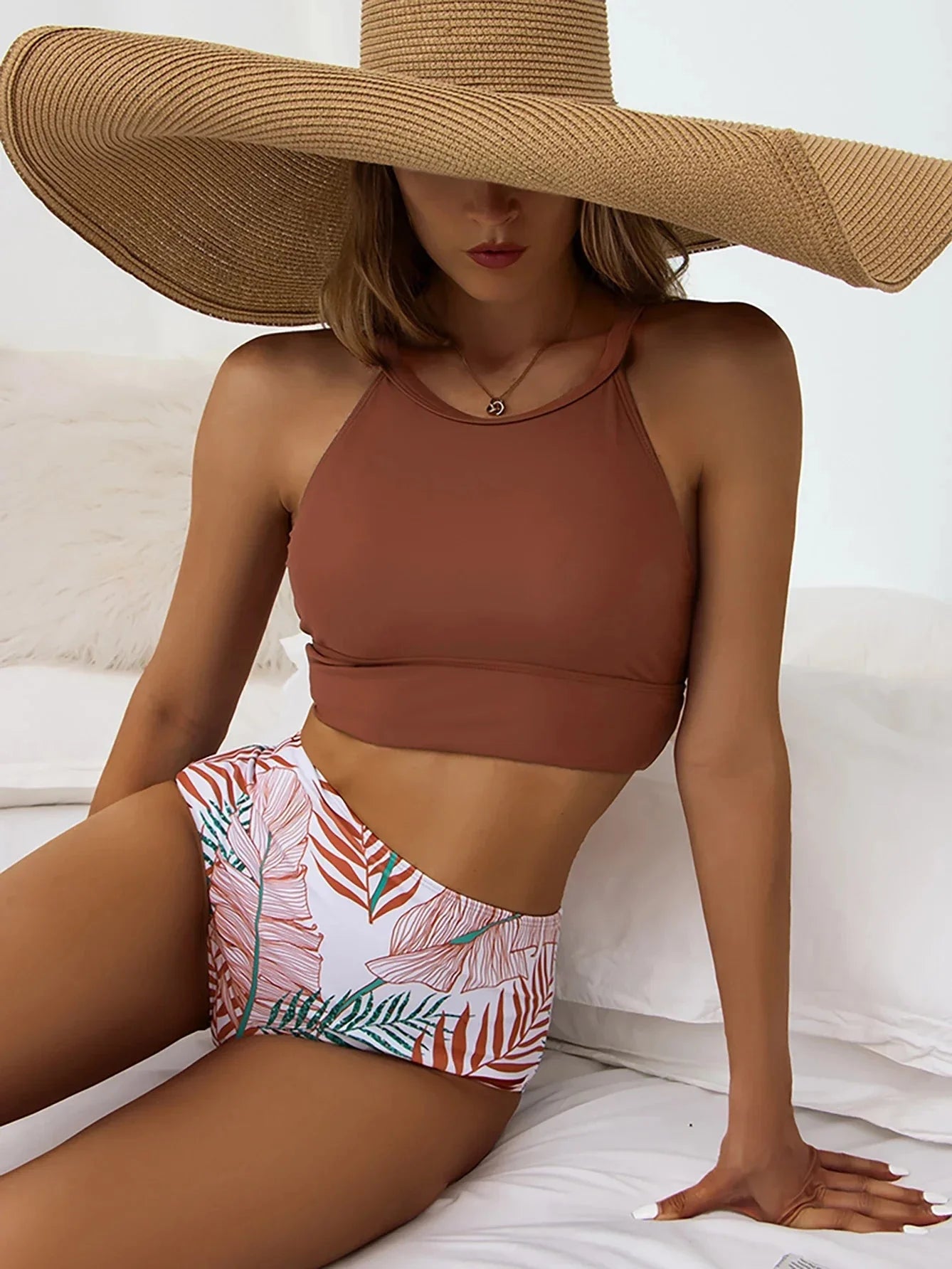 Bikini set met hoge nek en hoge taille - Bakkermode.nl