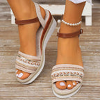 Elegante witte wedgesandalen voor vrouwen - stijlvolle hoogte voor casual en chique gelegenheden