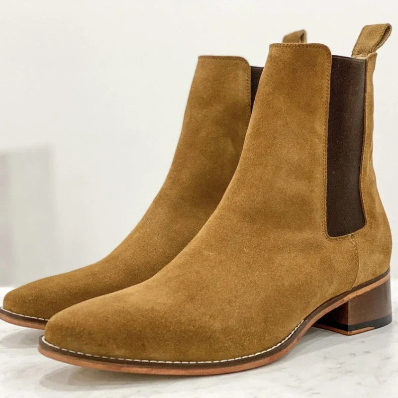 Handgemaakte bruine suède enkellaarzen dames – comfortabele blokhak - Bakkermode.nl