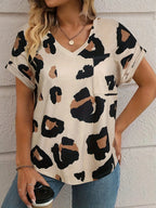 Abstracte luipaardprint v-hals t-shirt - Bakkermode.nl