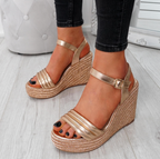 Gouden sleehak sandalen - Bakkermode.nl