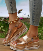 Gouden sleehaksandalen met metallic afwerking - Bakkermode.nl