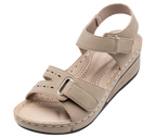 Beige sleehaksandalen met klittenbandsluiting - Bakkermode.nl