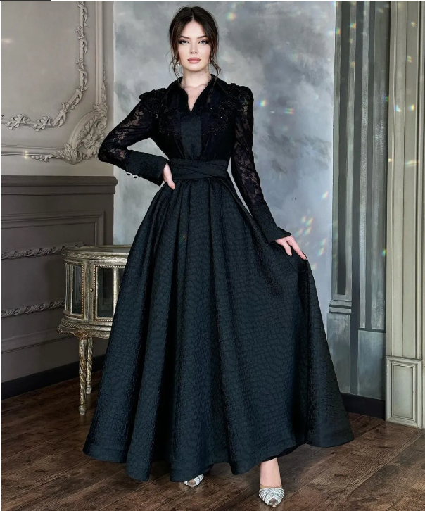 Zwart jacquard jurkje - elegante bloemenprint met tailleriem voor dames