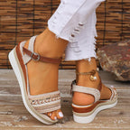 Elegante witte wedgesandalen voor vrouwen - stijlvolle hoogte voor casual en chique gelegenheden