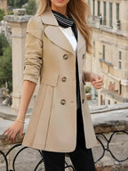 Trenchcoat - elegante dames met dubbele knopen